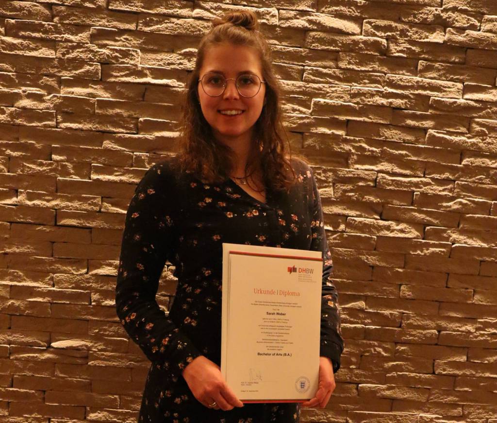 Studentin im dualen Studium BWL Handwerk bei Webers Backstube in Friedrichshafen